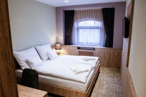 Hunor Hotel es Etterem
