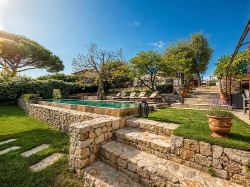 Luxury Villa, Garden, and Infinity Pool