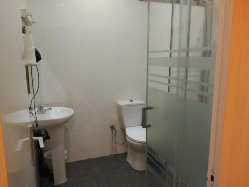 Hostal River - image 12