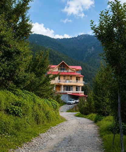 White Clover Retreat in Sarahan