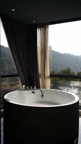86573716 Li River Resort