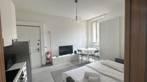 Lovely apartment near Centrale, Mediolan