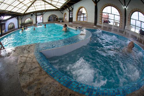 Swimming pool, Hotel y Hosteria Natabuela in Ibarra