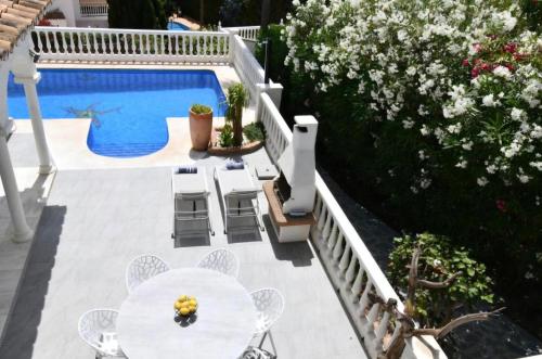 Villa Nido - private villa - pool & BBQ - sleeps 8