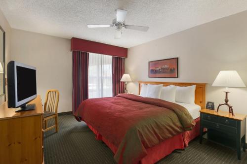 Suites on Scottsdale