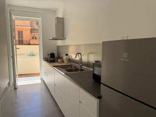 Apartment with Terrace Colosseum in Celio
