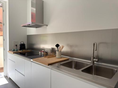 Apartment with Terrace Colosseum in Celio
