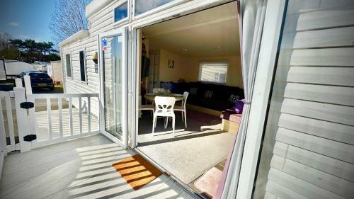 Family-Friendly - Marton Mere - 3BR Lodge -Parking in Marton