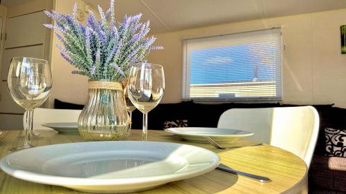 Family-Friendly - Marton Mere - 3BR Lodge -Parking in Marton