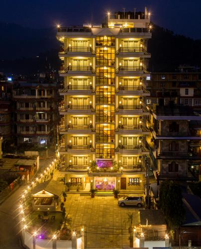Фасада на хотела, Hotel White Pearl in Покхара