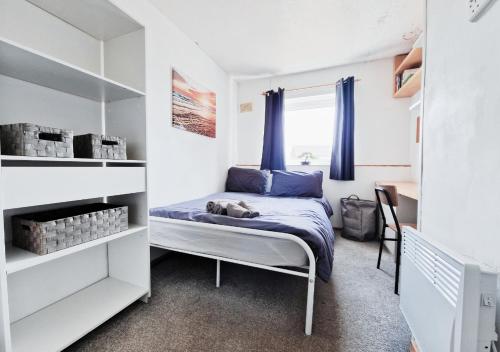 Comfy 3BR Flat on Quiet Street in Wollaton – khách sạn tại Wollaton
