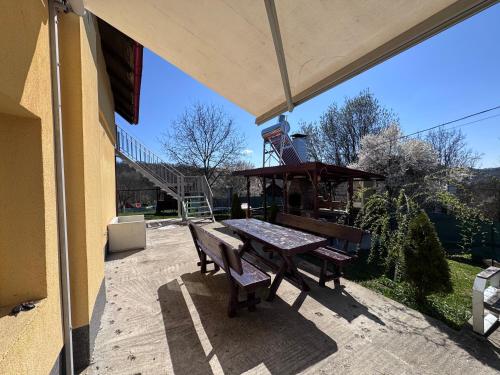 Pensiunea Valea Veveritelor in Valea Danului