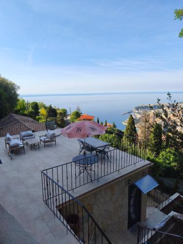 House with sea and mountain views next to Monaco