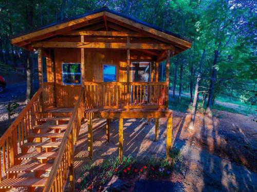 The Fox Den - Foxtail Orchards Inc