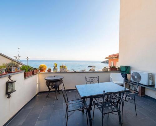 La Pietra di Trizca - House by the Sea