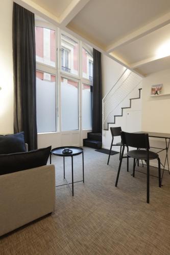 Elegant Duplex - Historical street - Center Paris
