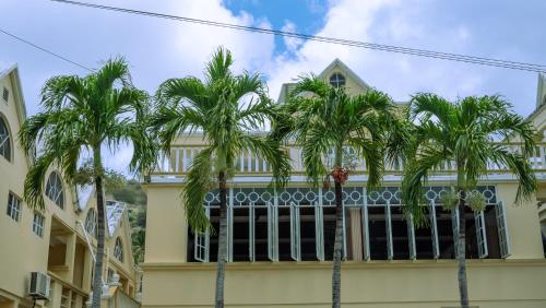 New Montrose Hotel in Kingstown