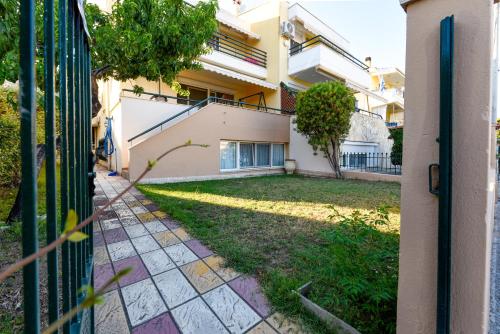 3 bedrooms, 6 beds