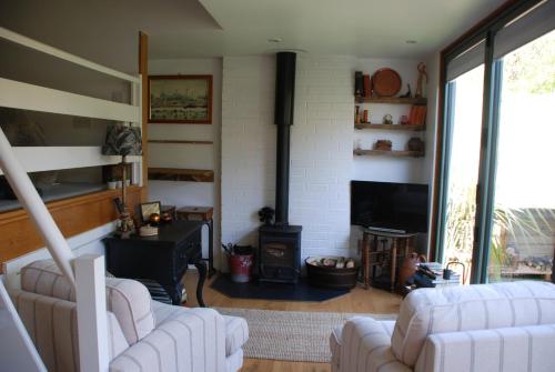 ‘The Den’ Self contained one bedroom annexe. in Nether Wallop