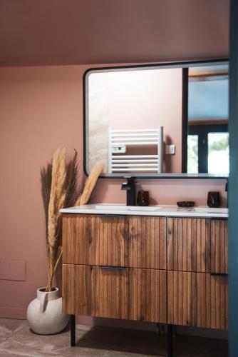 Vannas istaba, Cottage cosy à la campagne - idéal pour un week-end entre amis ou famille (Cottage cosy a la campagne - ideal pour un week-end entre amis ou famille) in Saint-Andre-de-Chalencon