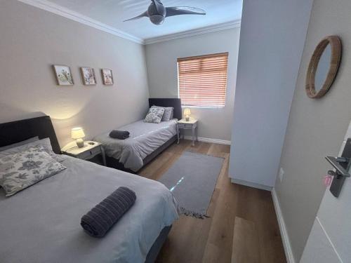 Self-catering Pool-side Guesthouse - image 11
