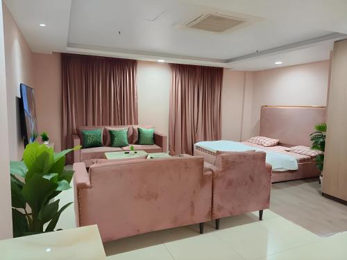 Lahore Signature Execuitve Apartments DHA - Gold Crest - image 8