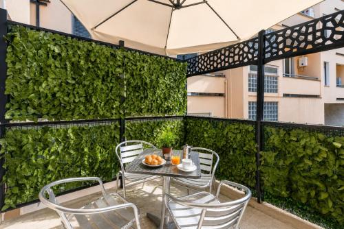Stylish 8-Bed Home near Duomo ideal for Groups Families with terrace garden parking gîte à louer Archaeological museum of Milan
