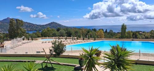 Cap Estérel Vue mer Piscine Parking 6 pers