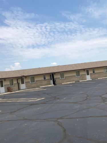 Budget Inn - Perrysburg - image 43