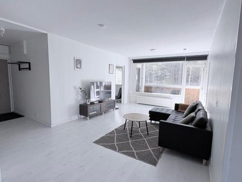 Modern 3 Bedroom Stay with Sauna in Herttoniemenranta