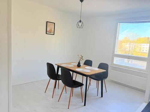 Modern 3 Bedroom Stay with Sauna in Herttoniemenranta