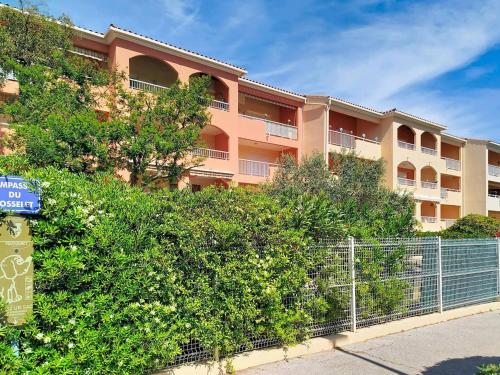 Spacieux T2 avec Loggia à 800m de la Plage, Parking et Forfait Ménage Inclus - Bormes-les-Mimosas - FR-1-610-12
