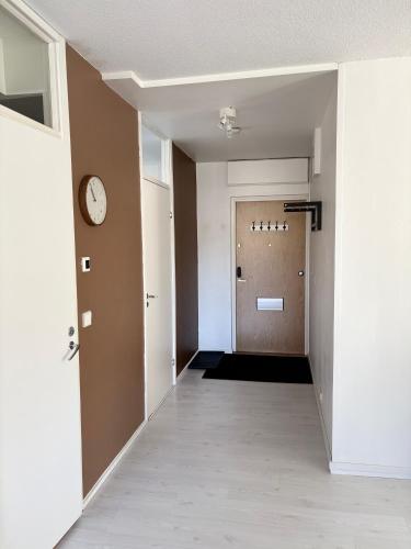 Modern 3 Bedroom Stay with Sauna in Herttoniemenranta