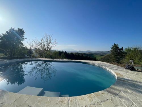 Peldbaseins, Villa dell'Agata - rustige natuurvilla met zwembad in Le Marche in Sant' Angelo in Vado