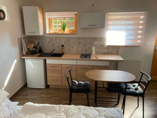 Gosztola Apartman Hidegség (Gosztola Apartman Hidegseg) in ฮิเดกเซก