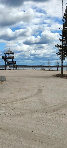 Chalet de la plage du Bôme (Chalet de la plage du Bome) in Saint-Felicien (QC)