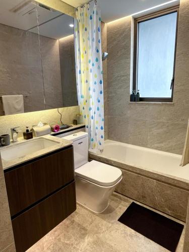 Cosy 2-bed flat next to FoTan MTR & Mall in Sha Tin