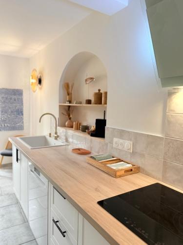 Kitchen, La Bonne etoile, 3 etoiles, Coeur de l'Esterel, piscine, proche mer et montagne in Les Adrets-de-l'Esterel