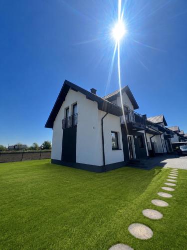 Зовнішній вигляд готелю, Villa Serenity in Янкі