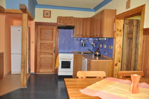 Kitchen, Apartman Kamenny Dum in Jilemnice