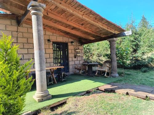 Exterior view, Cabana Metztli in Amealco