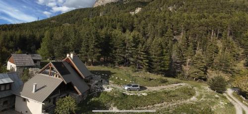 chambres d'hôte chalet montagne 4 nuitées min (chambres d'hote chalet montagne 4 nuitees min) in Saint-Martin-de-Queyrieres