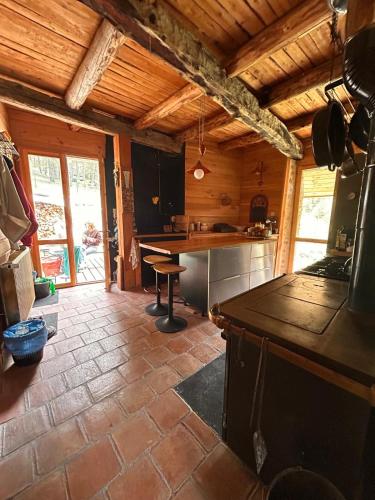 chambres d'hôte chalet montagne 4 nuitées min (chambres d'hote chalet montagne 4 nuitees min) in Saint-Martin-de-Queyrieres