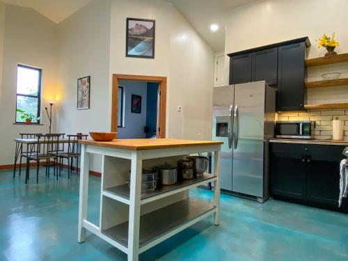 New, Modern, Country-feel, close to Arcata in Arcata (CA)