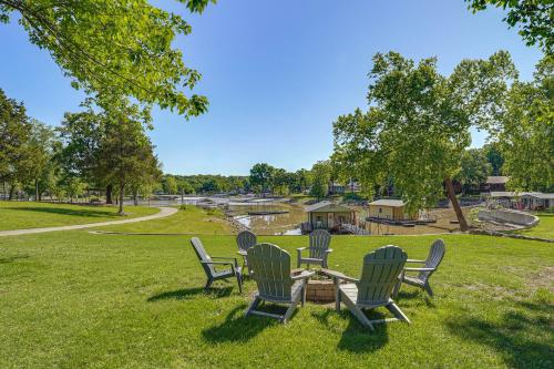 Kayaks & Boat Dock: Waterfront Home in Grove, Grove