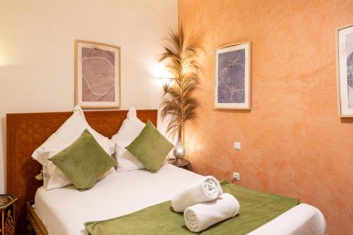 room detail thumbnail 2