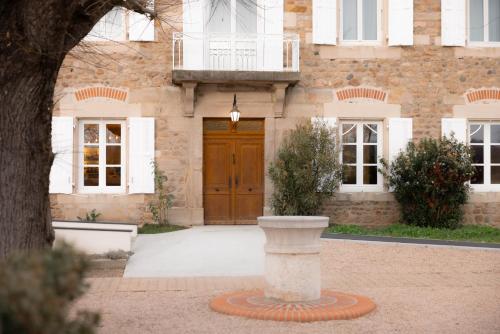 A szálláshely kívülről, Hotel 2M, The Originals Relais in Saint-Just-Saint-Rambert