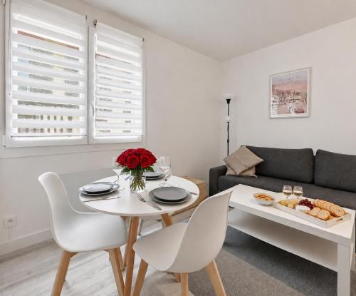 Le Charmant studio, plage & restaurants à 2 pas! (Le Charmant studio, plage & restaurants a 2 pas!) in Ульгат