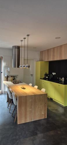 Luxury Prague Garden Retreat with Hot Tub and Pinball in Prague 20