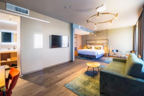 room detail thumbnail 0